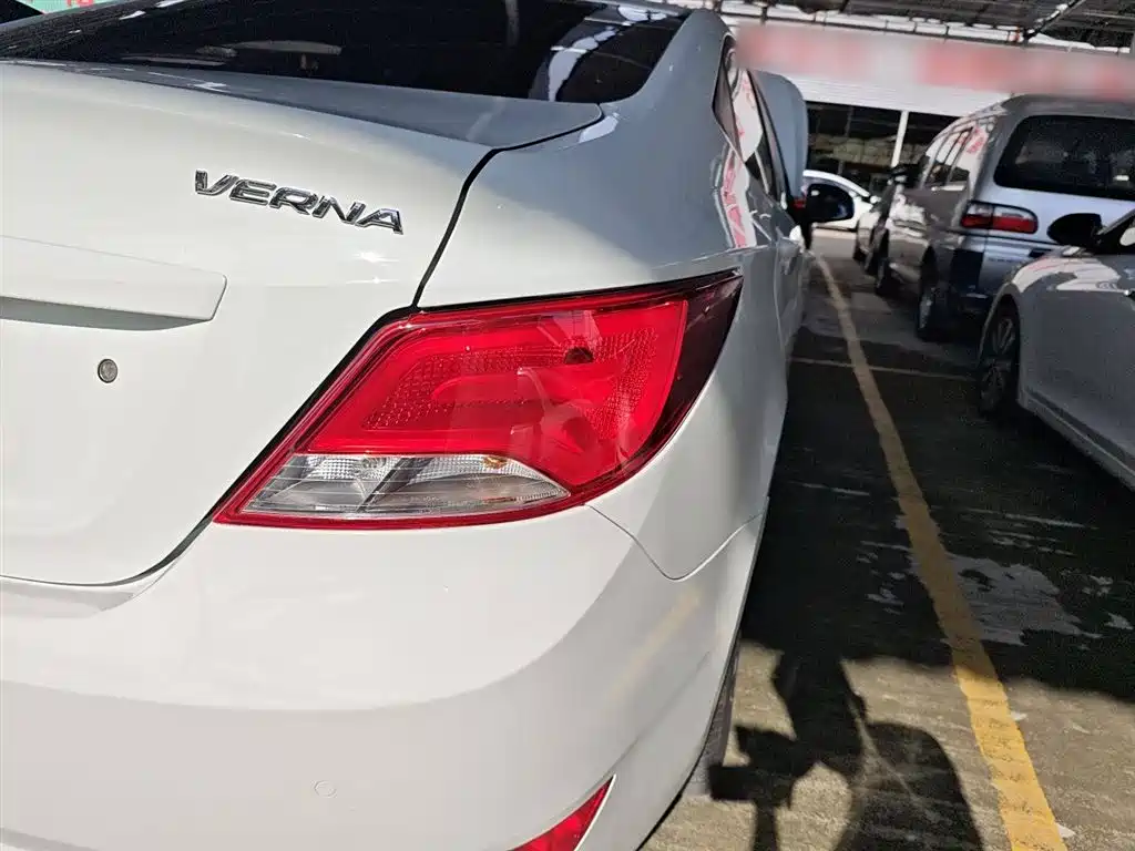 Hyundai Verna 2014 1.4L Automatic Smart GLS фото 7