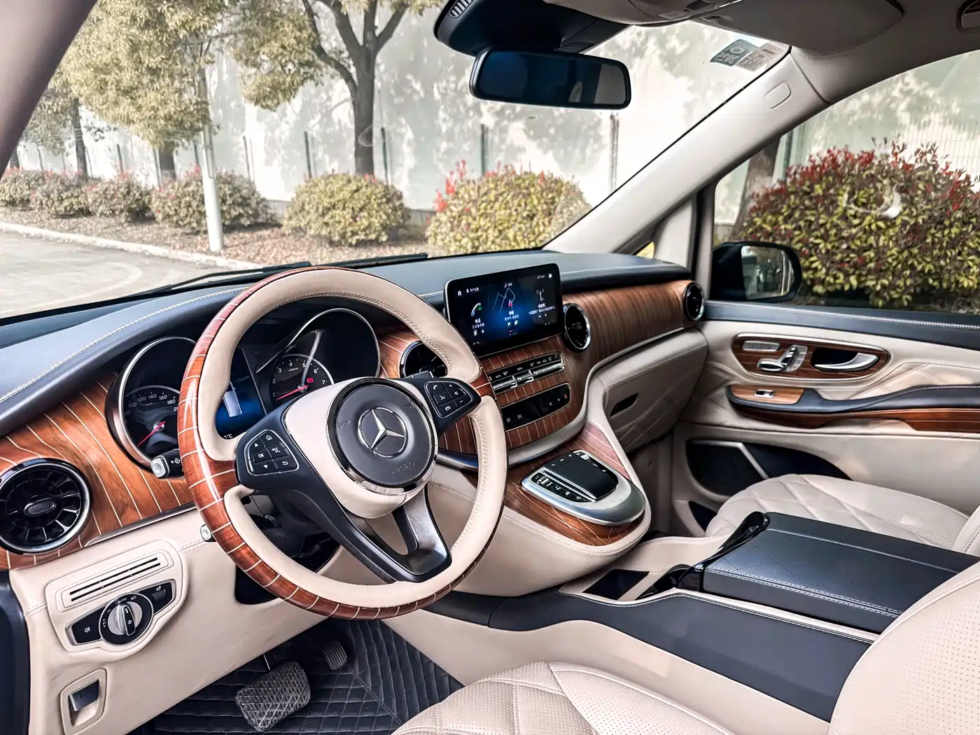 MERCEDES-BENZ V CLASS