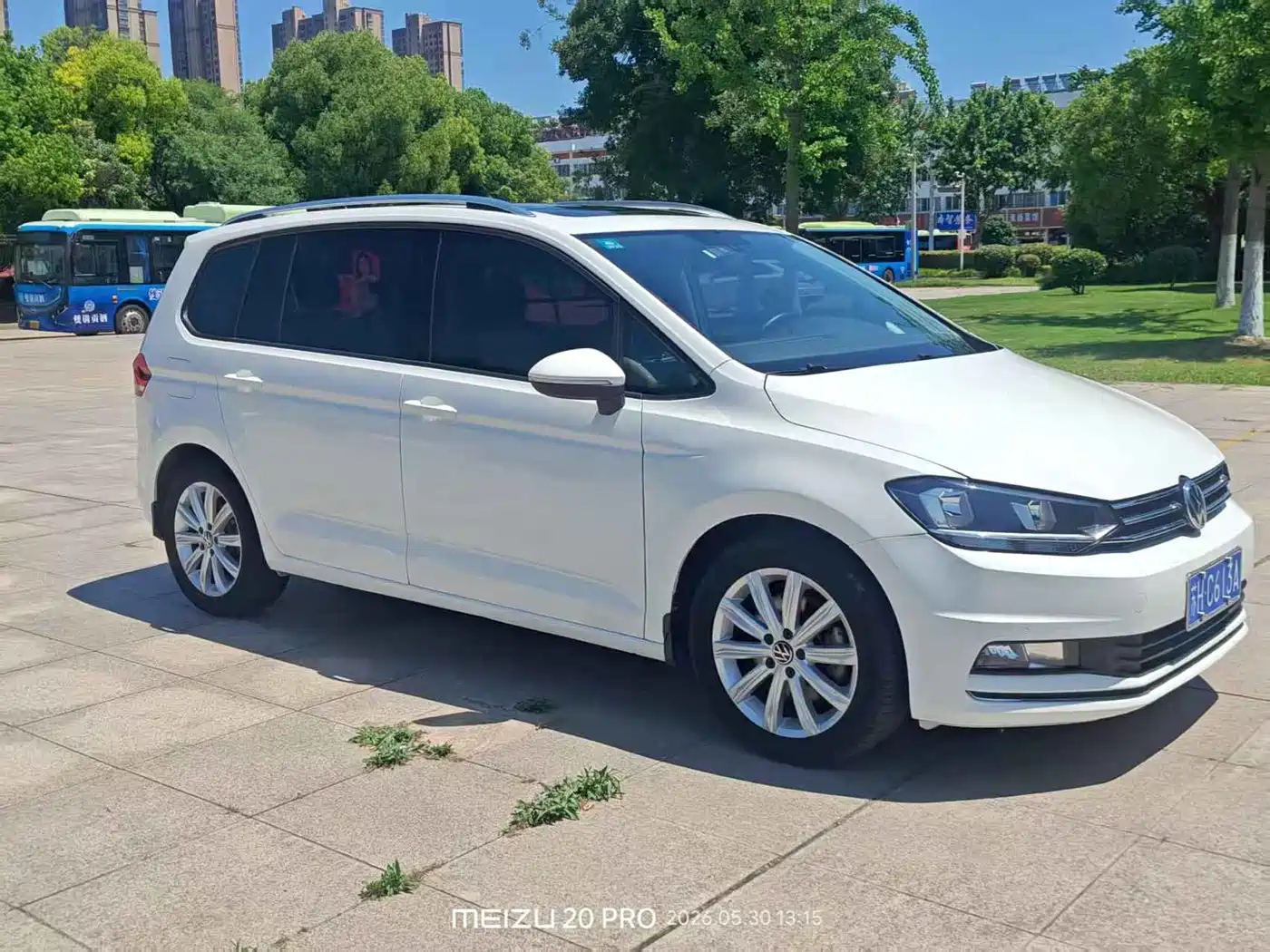 VOLKSWAGEN TOURAN