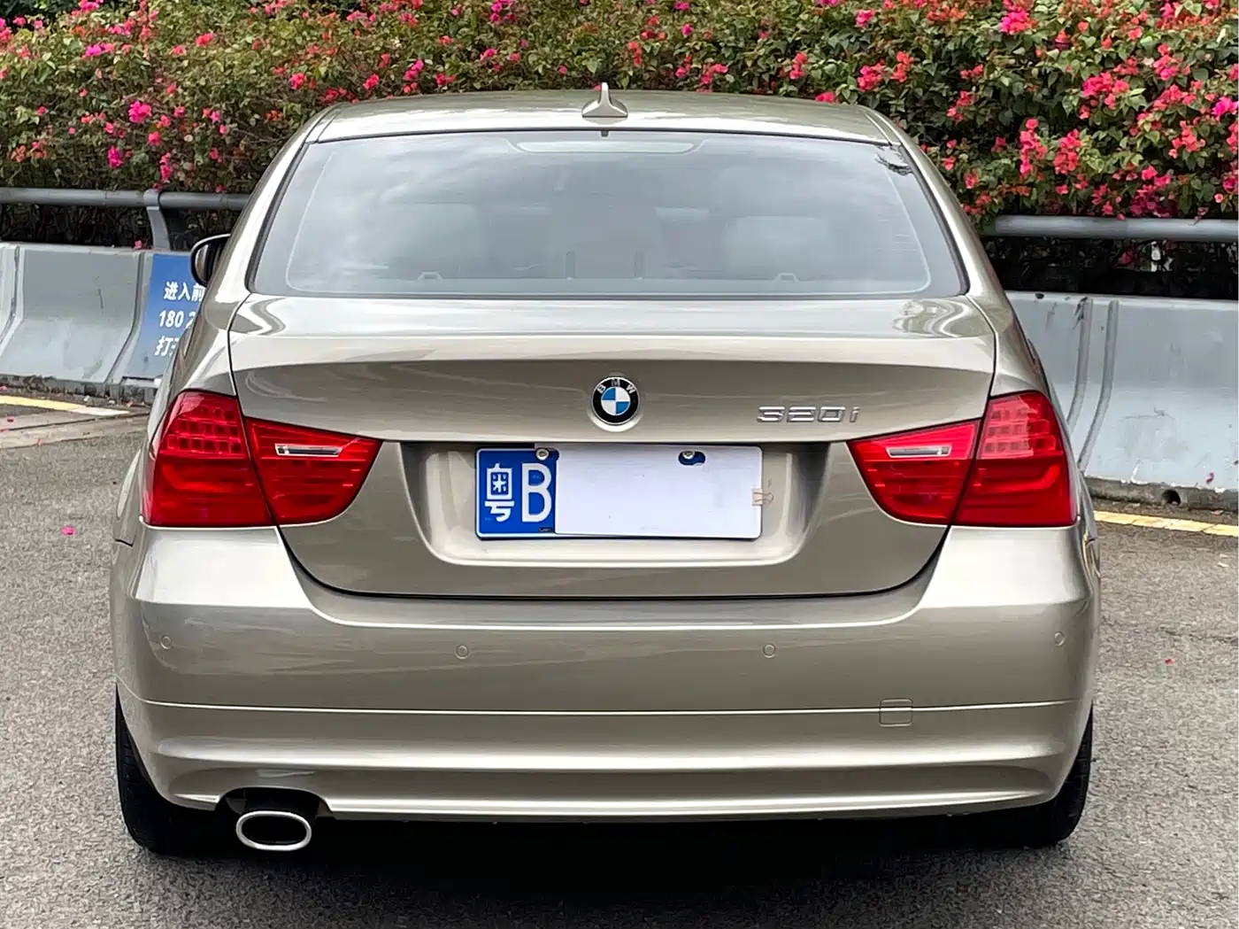 BMW 3 Series (Import) 2010 320i Luxury фото 4