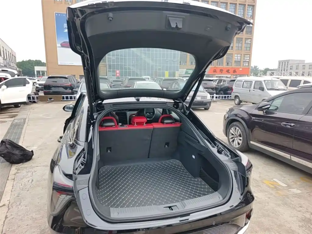 Hongqi H6 2025 Model 2.0T Fashion Edition фото 19