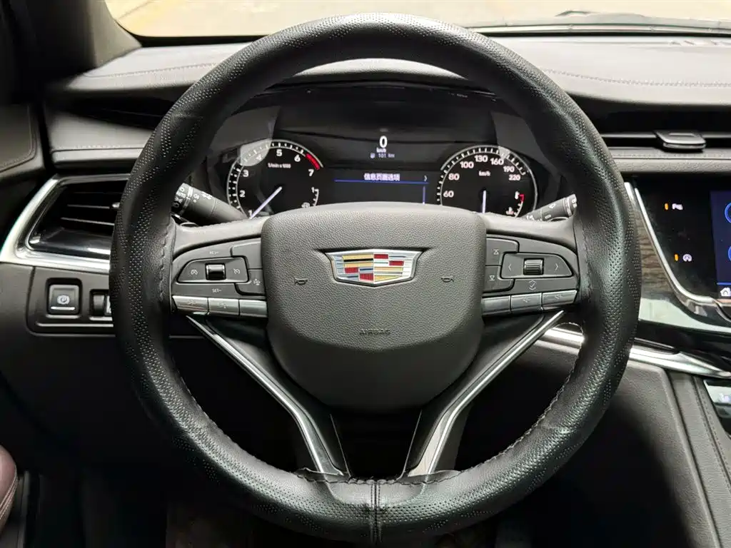 CADILLAC XT6
