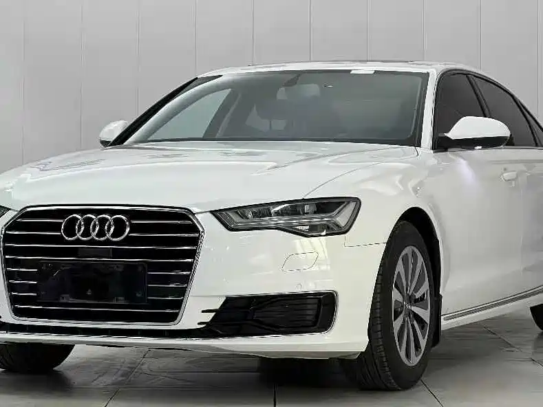 Фото 1 - Audi A6L