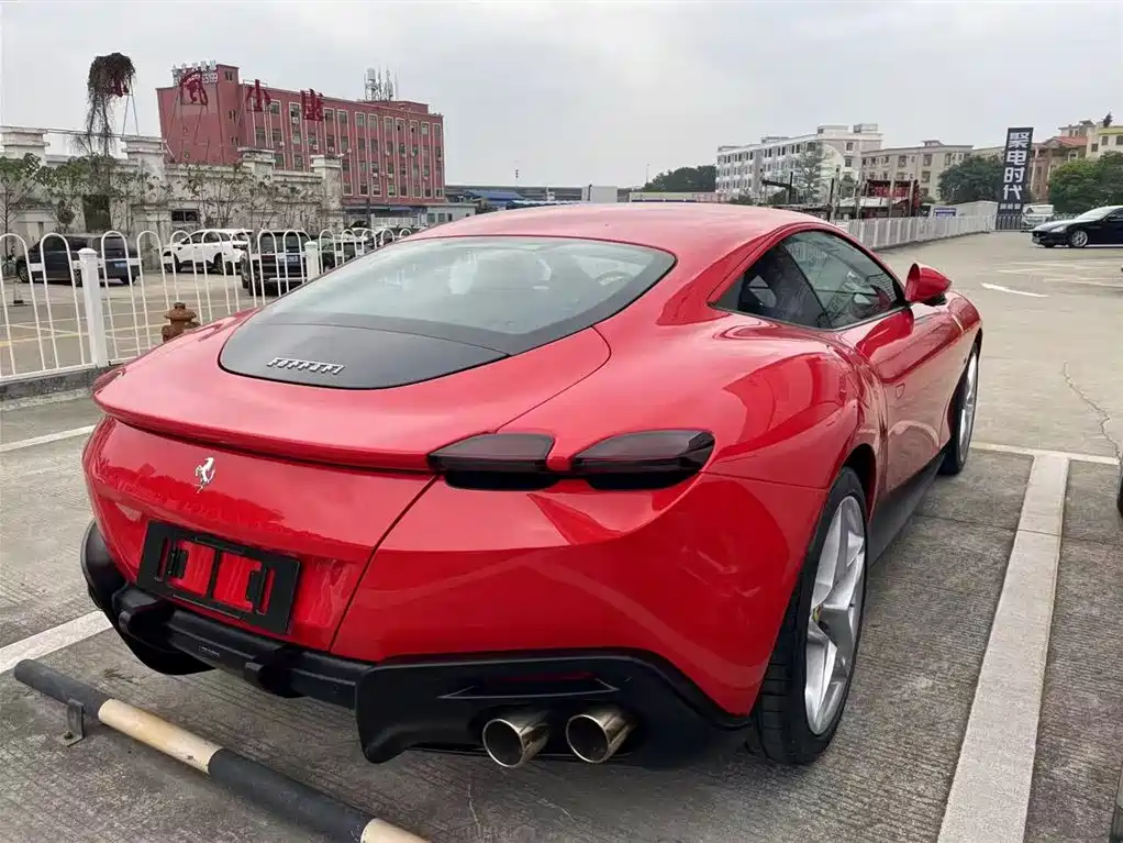 FERRARI ROMA