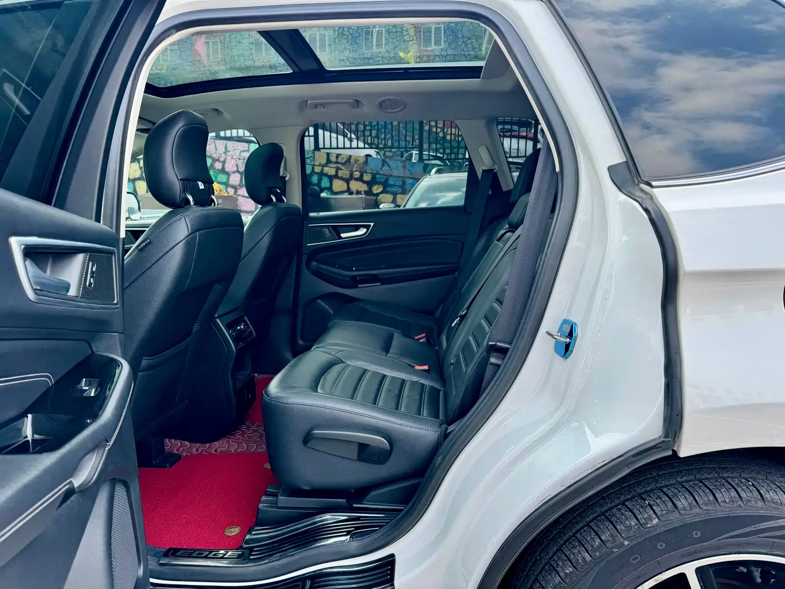 Фото 6 - Ford Edge