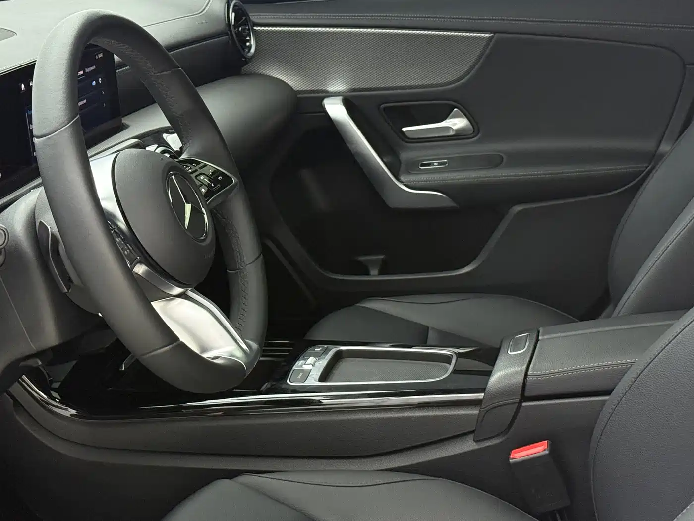 Mercedes-Benz A-Class 2023 A 180 L фото 16
