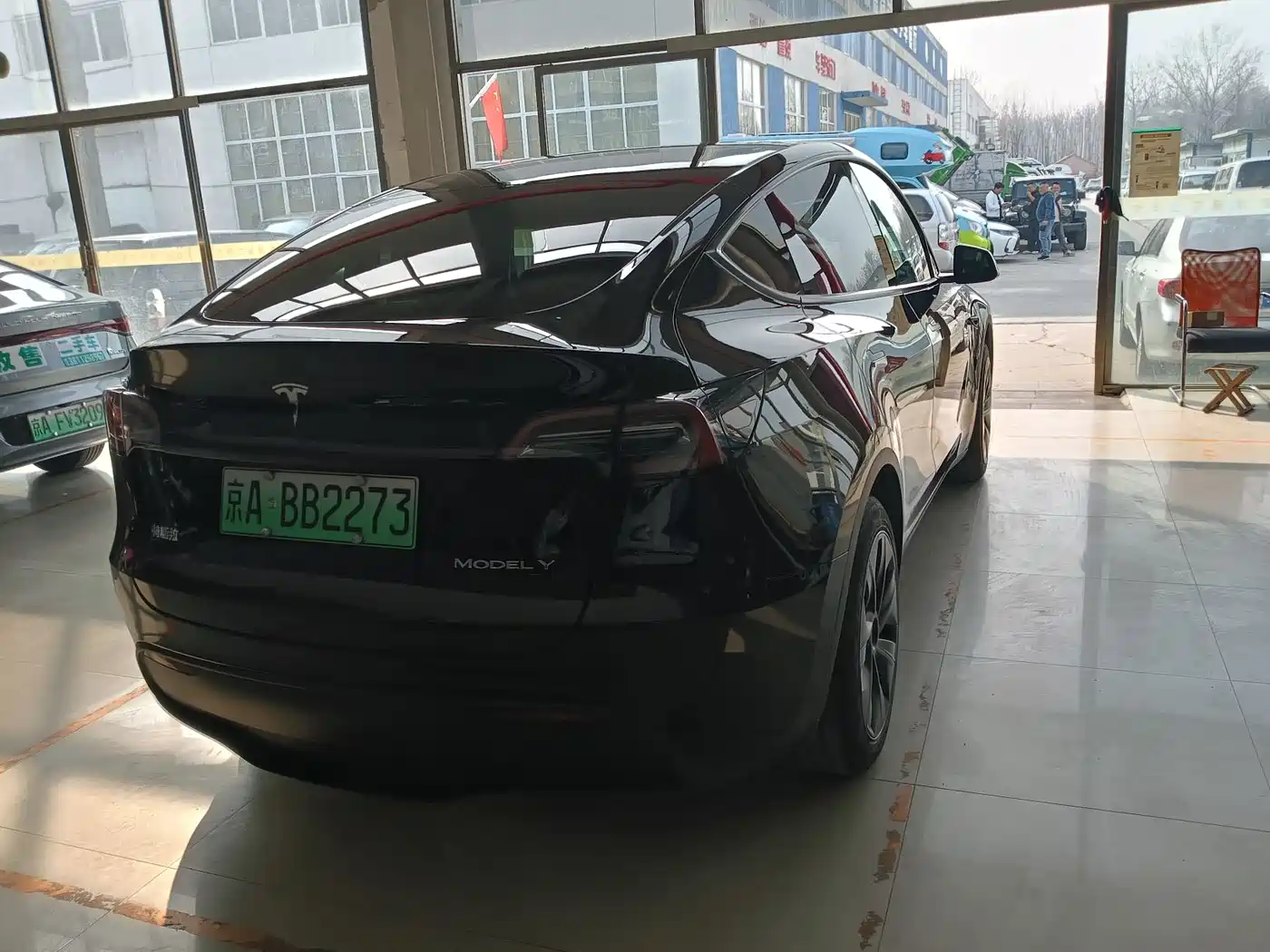 TESLA MODEL Y