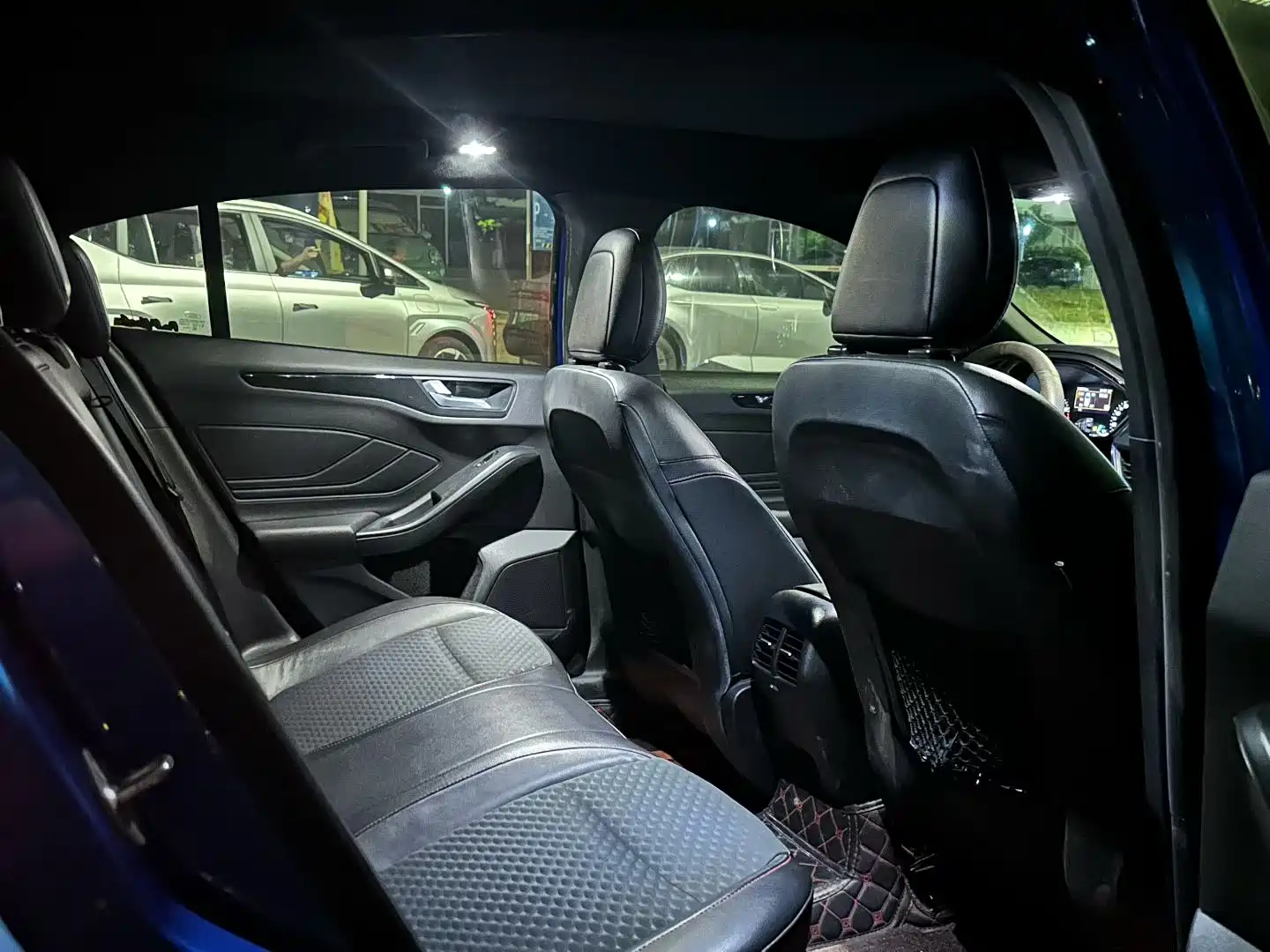 Фото 4 - Ford Focus