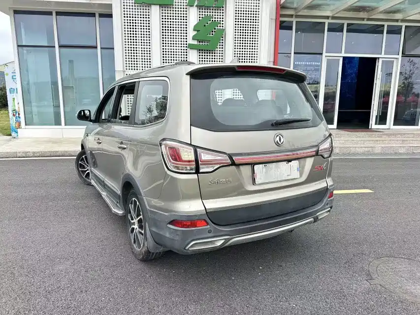Dongfeng Fengxing Fengxing SX6 2017 2016 1.6L CVT Luxury