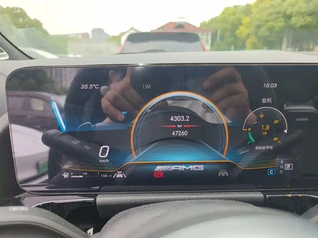 MERCEDES-BENZ GLA AMG