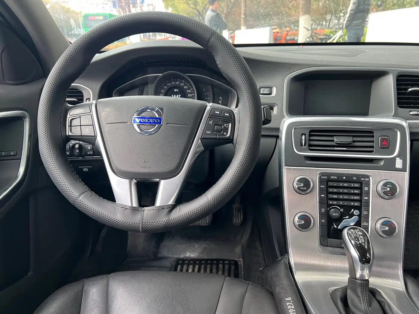 Фото 10 - Volvo S60