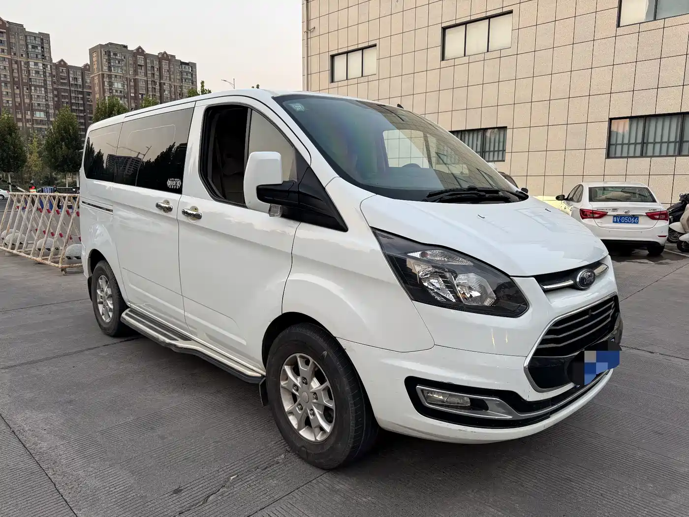 Ford Transit 2019 2019 2.0T Diesel Business Travel Short Wheelbase Low Roof 7-seater China VI