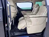 Фото 21 - Toyota Vellfire