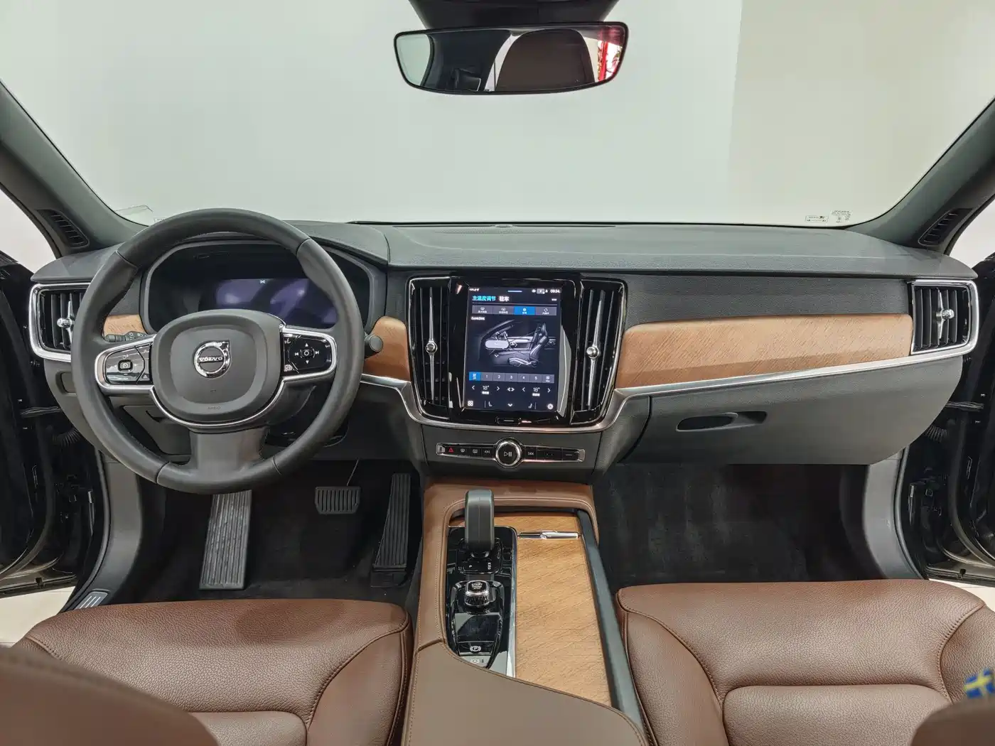 Volvo S90 2024 B5 Momentum Luxury Edition фото 7