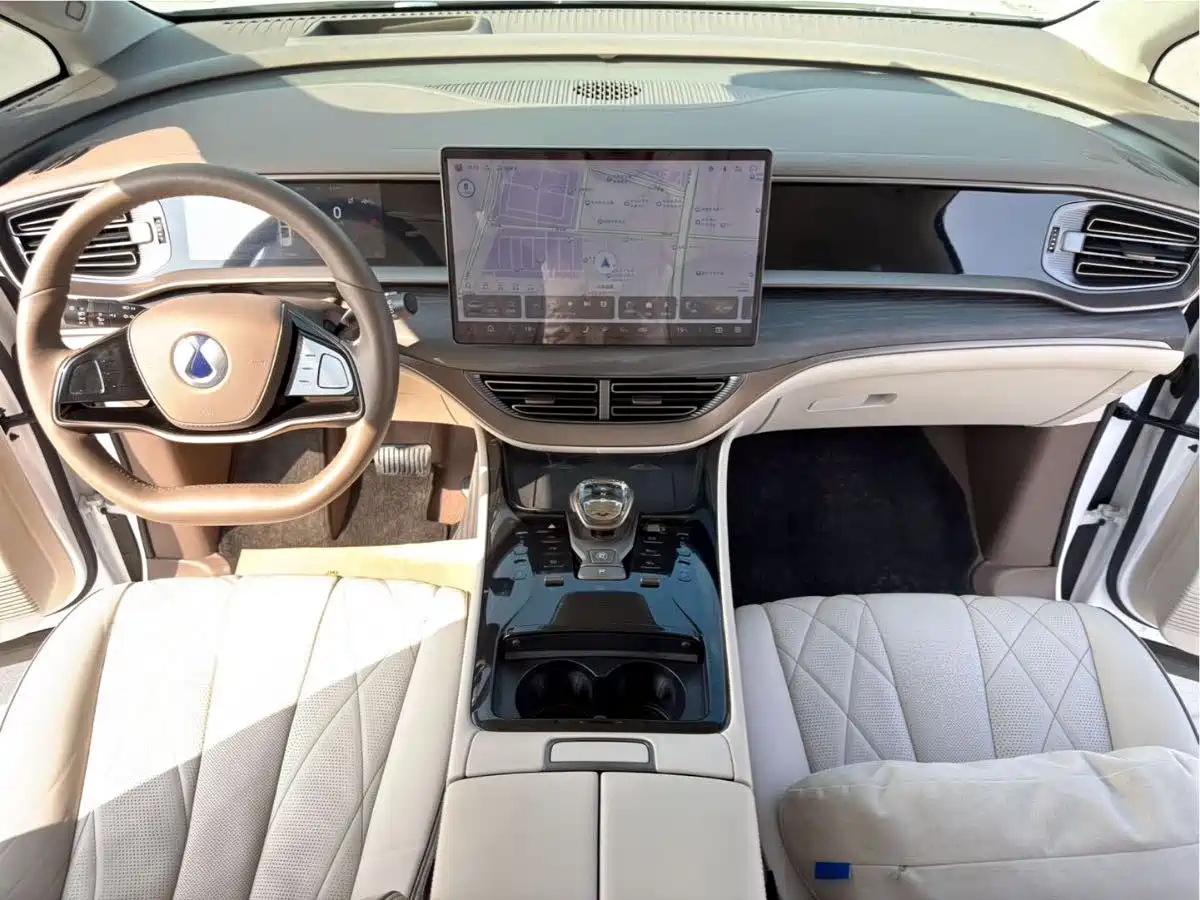 Denza D9 2022 DM-i 970 AWD Flagship фото 6
