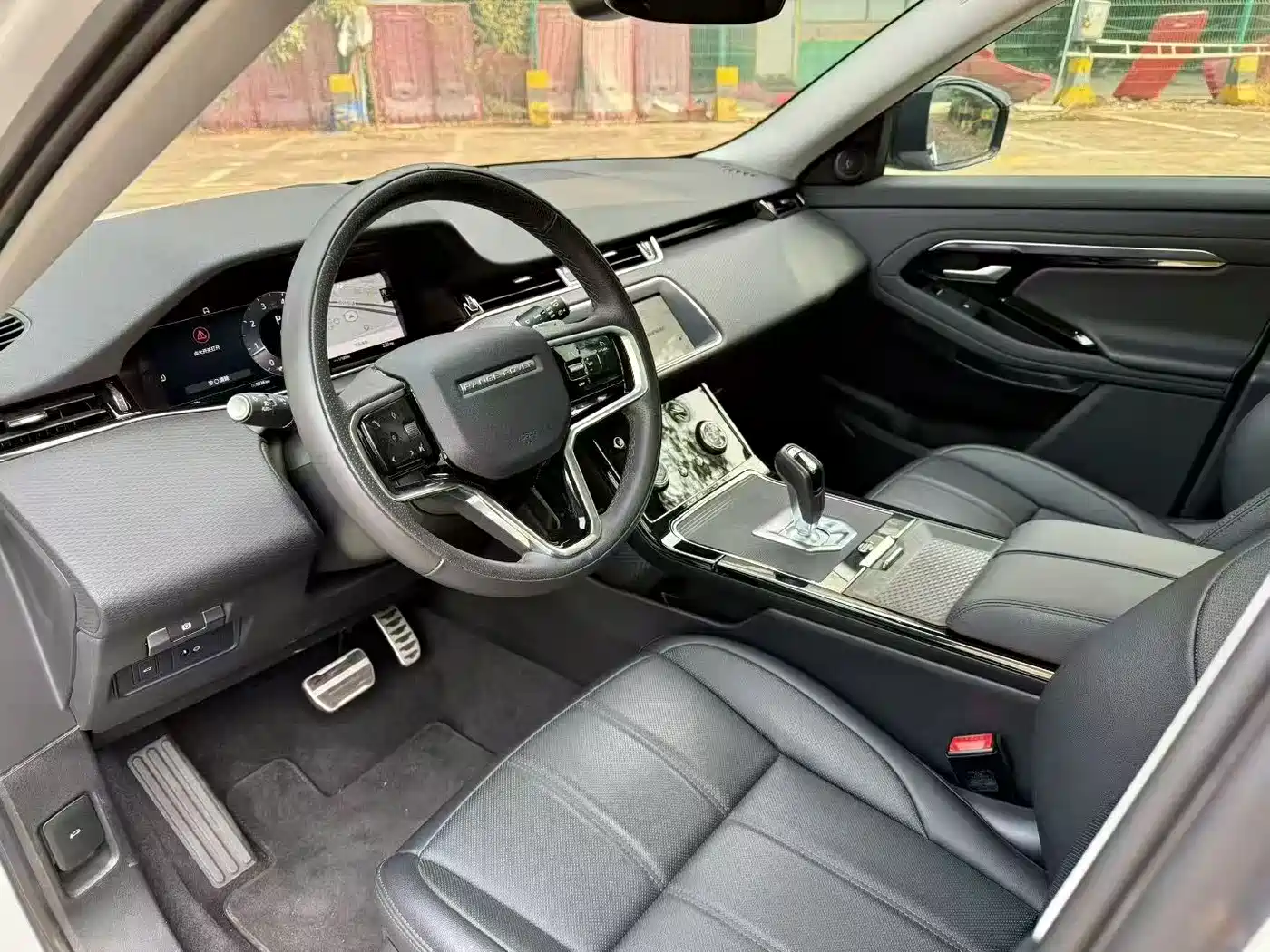 Land Rover Range Rover Evoque 2023 Range Rover Evoque L 200PS Elite Edition фото 5