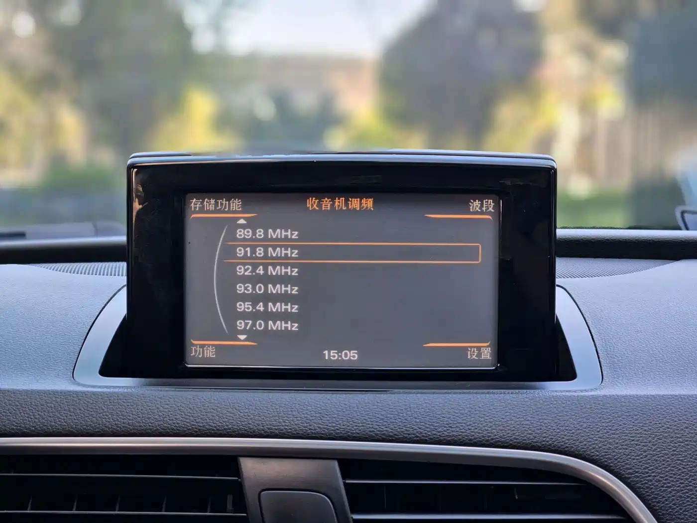 Audi Q3 2015 35 TFSI quattro Technology фото 16