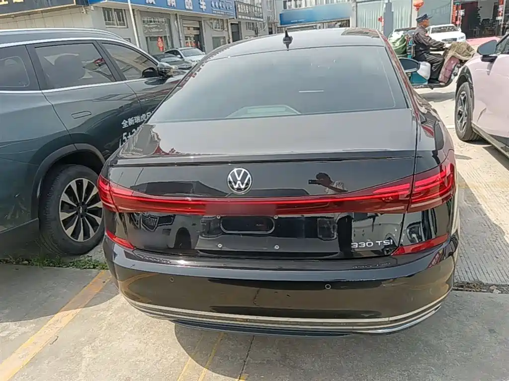 Volkswagen Passat 2022 330TSI Starlight Elite Edition фото 6