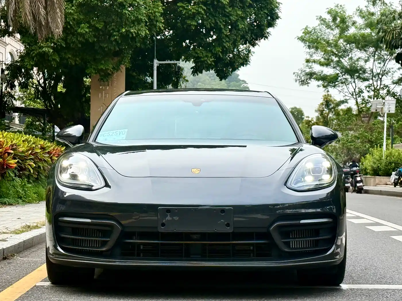 PORSCHE PANAMERA