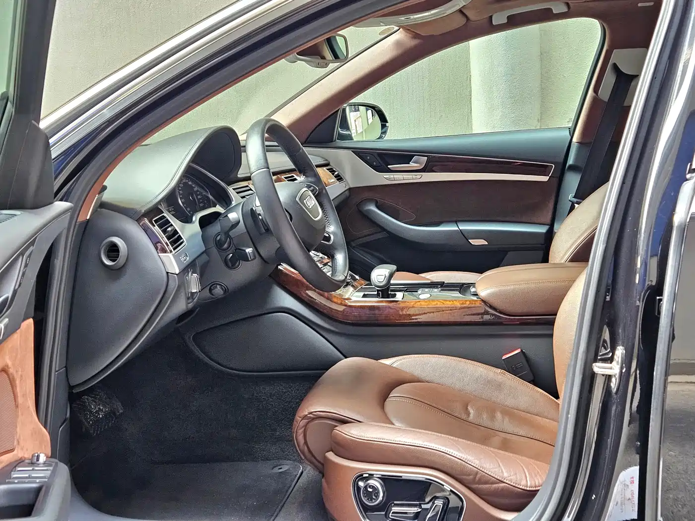 Audi A8 2014 A8L 45 TFSI quattro Comfort фото 8