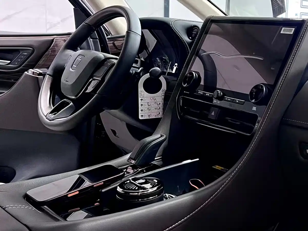Toyota Vellfire 2025 Crown Hybrid 2.5L Ink Gold Executive Edition фото 12