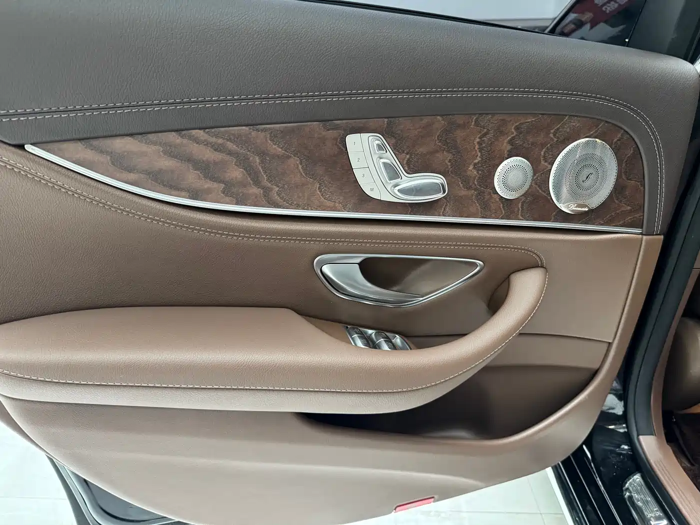 Mercedes-Benz E-Class 2022 Second Facelift E 300 L Luxury фото 10