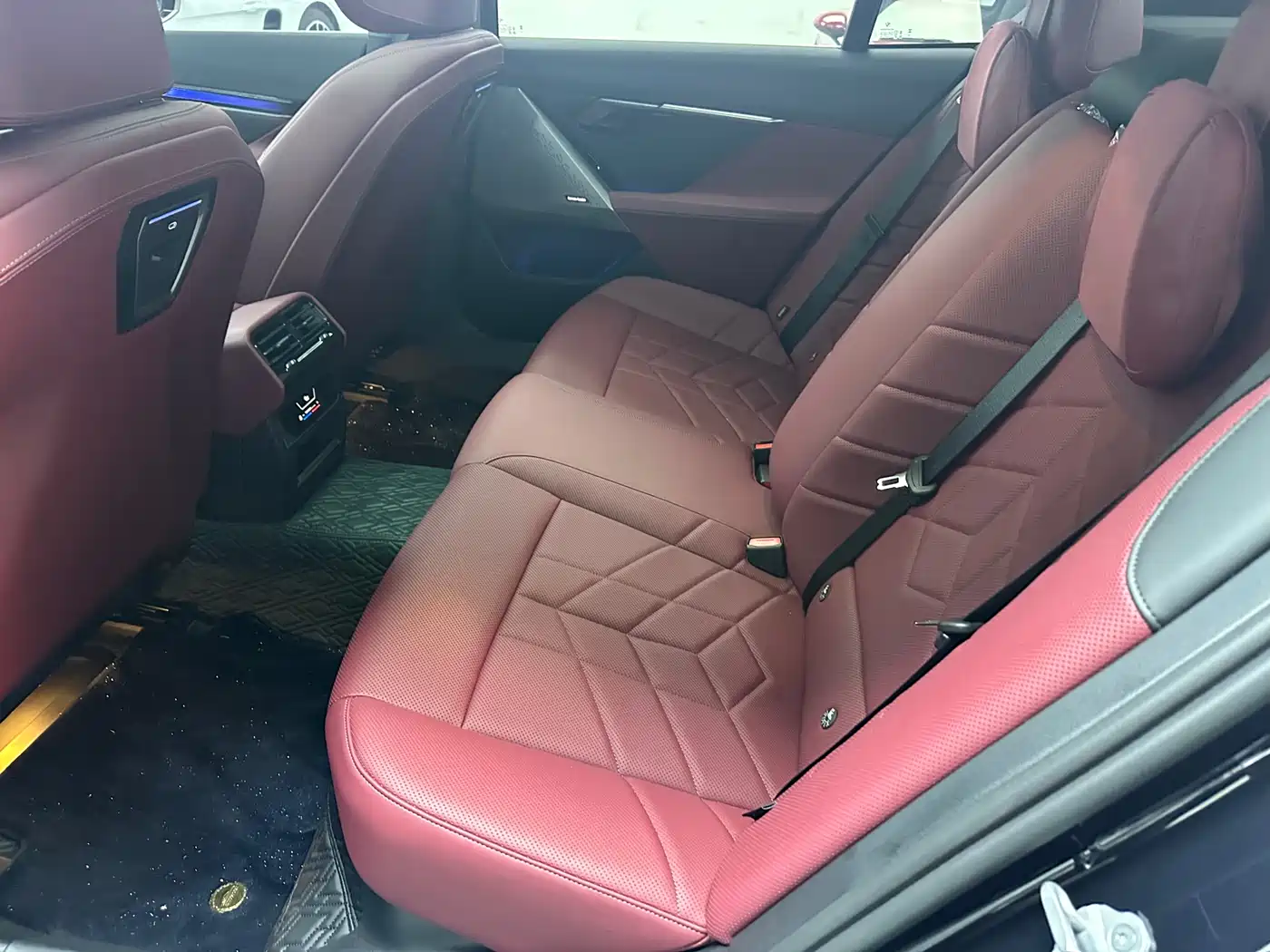 BMW 5 Series 2025 530Li Leading M Sport Package фото 21