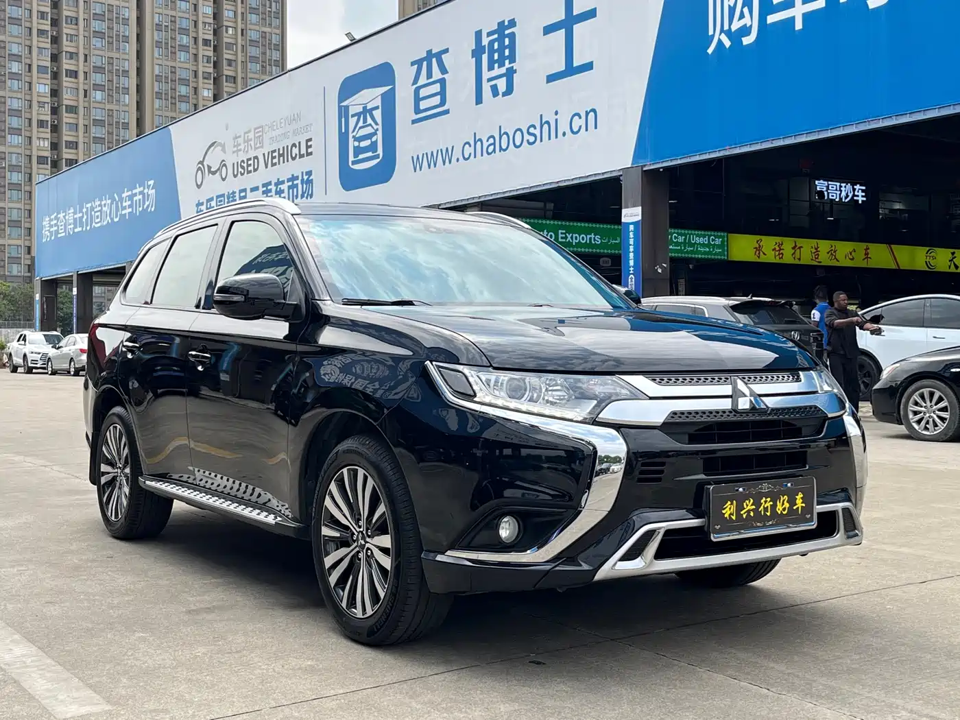 MITSUBISHI OUTLANDER