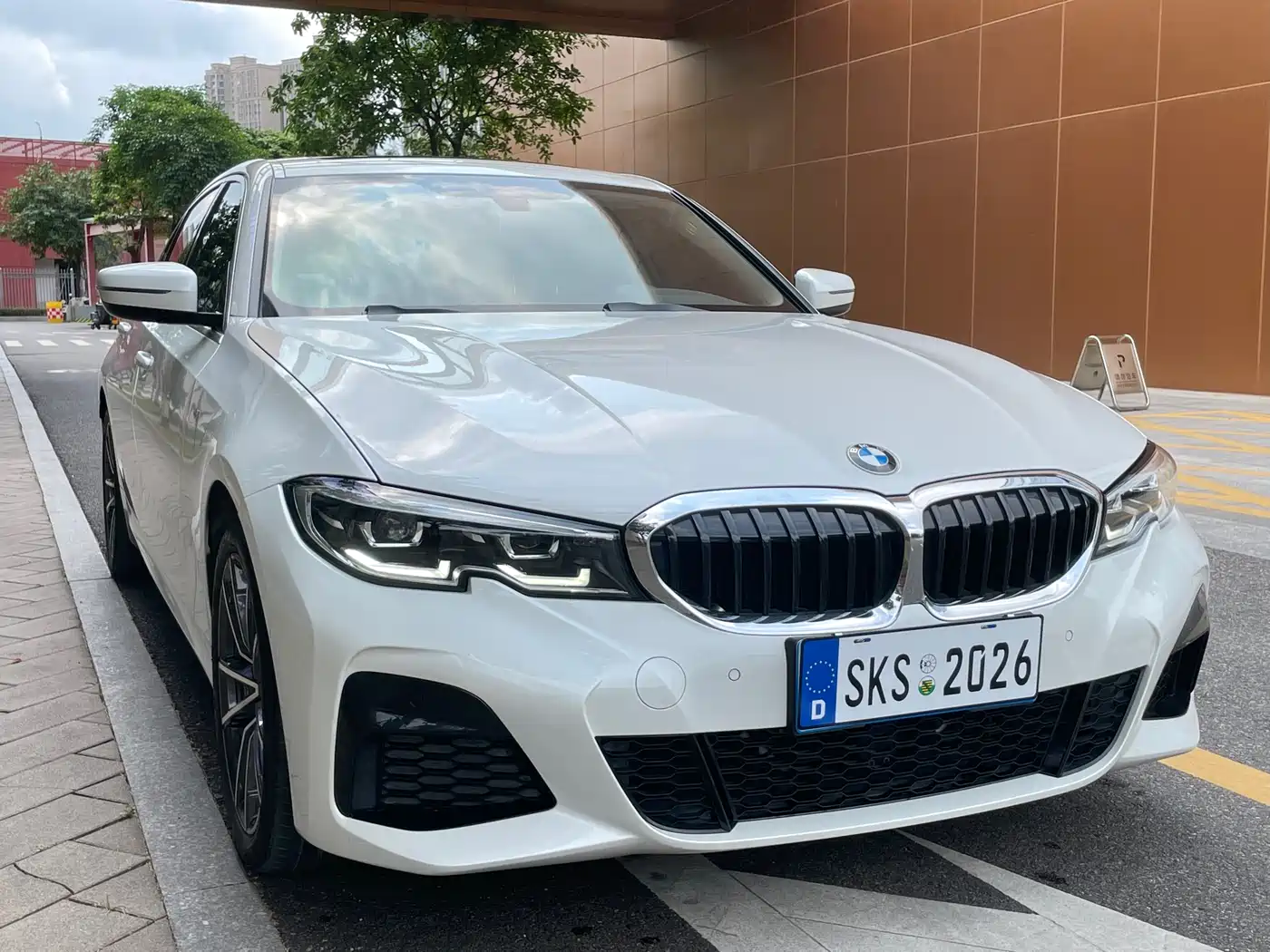 BMW 3 Series 2021 320Li M Sport Package фото 3