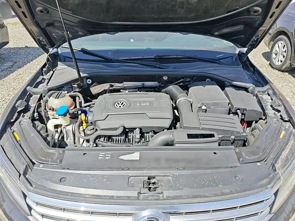 Volkswagen Passat 2017 330TSI DSG Luxury фото 20