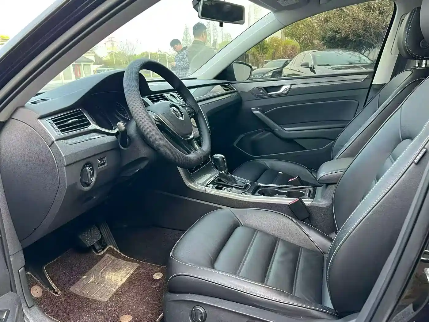 Volkswagen Passat 2017 330TSI DSG Prestige фото 7