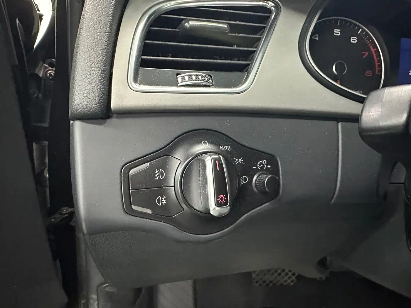 Audi A4L 2016 35 TFSI Collector's Edition S line Comfort фото 18