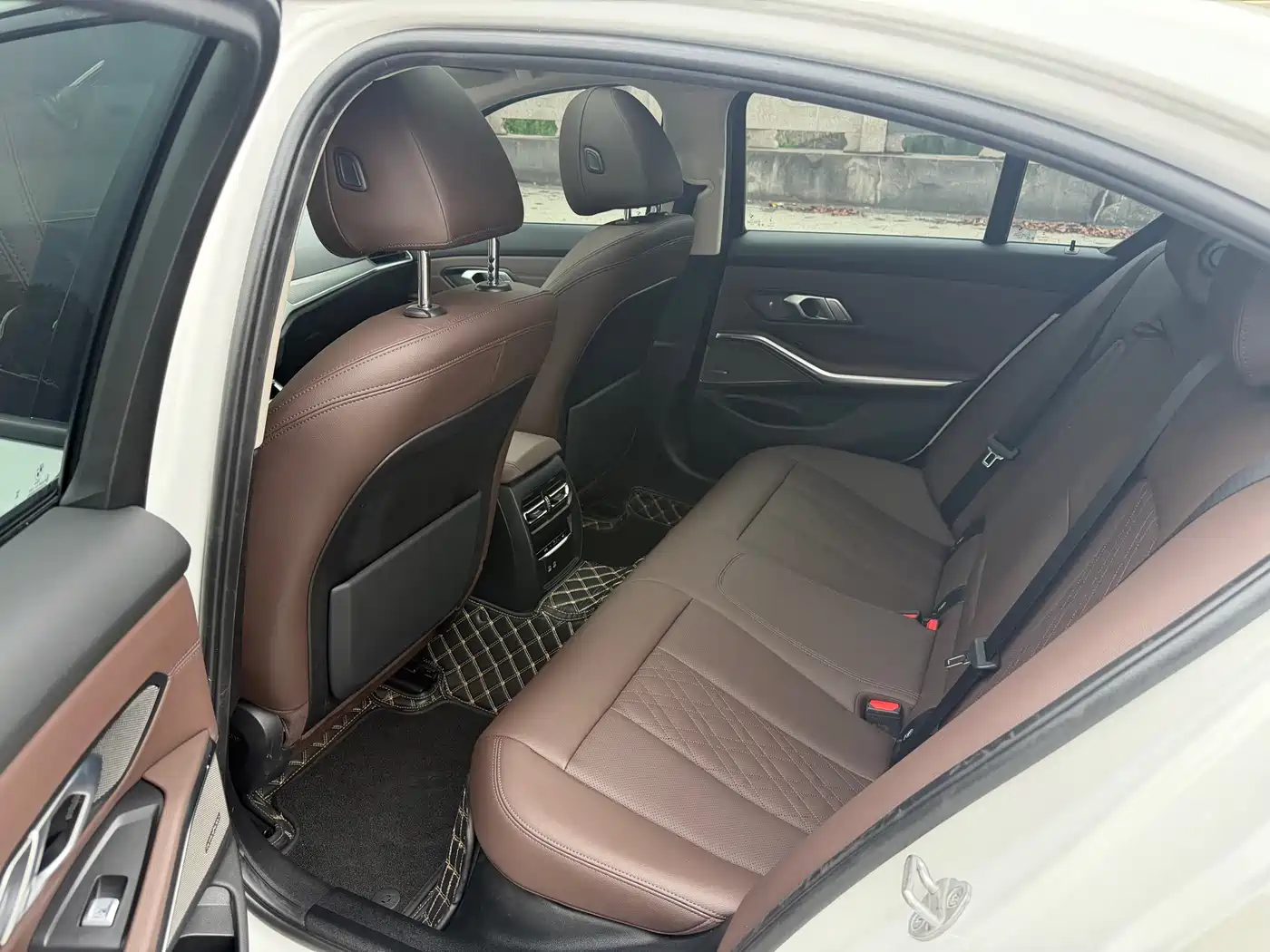 BMW 3 Series 2022 Facelift 325i M Sport Shadow Edition фото 13