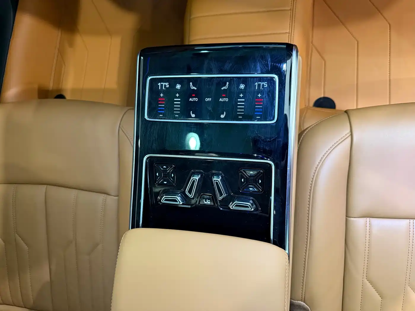 Audi A8 2024 Model A8L 45 TFSI quattro Luxury фото 8