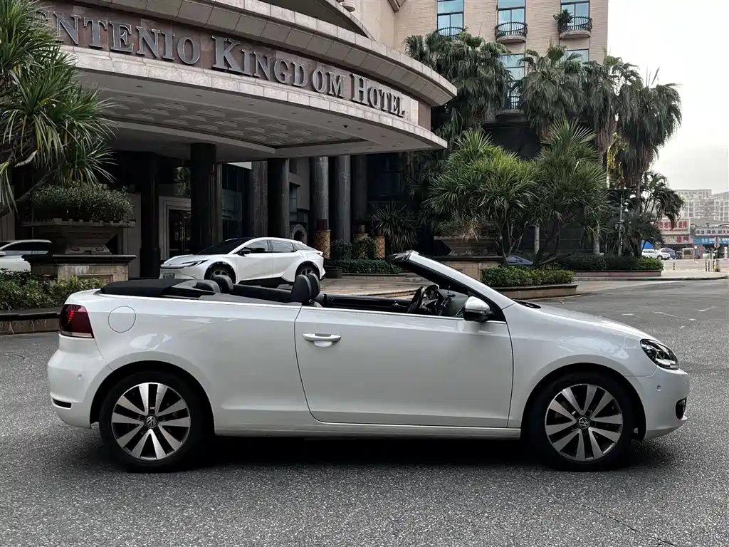 Photo 6 - Volkswagen Golf (Import)