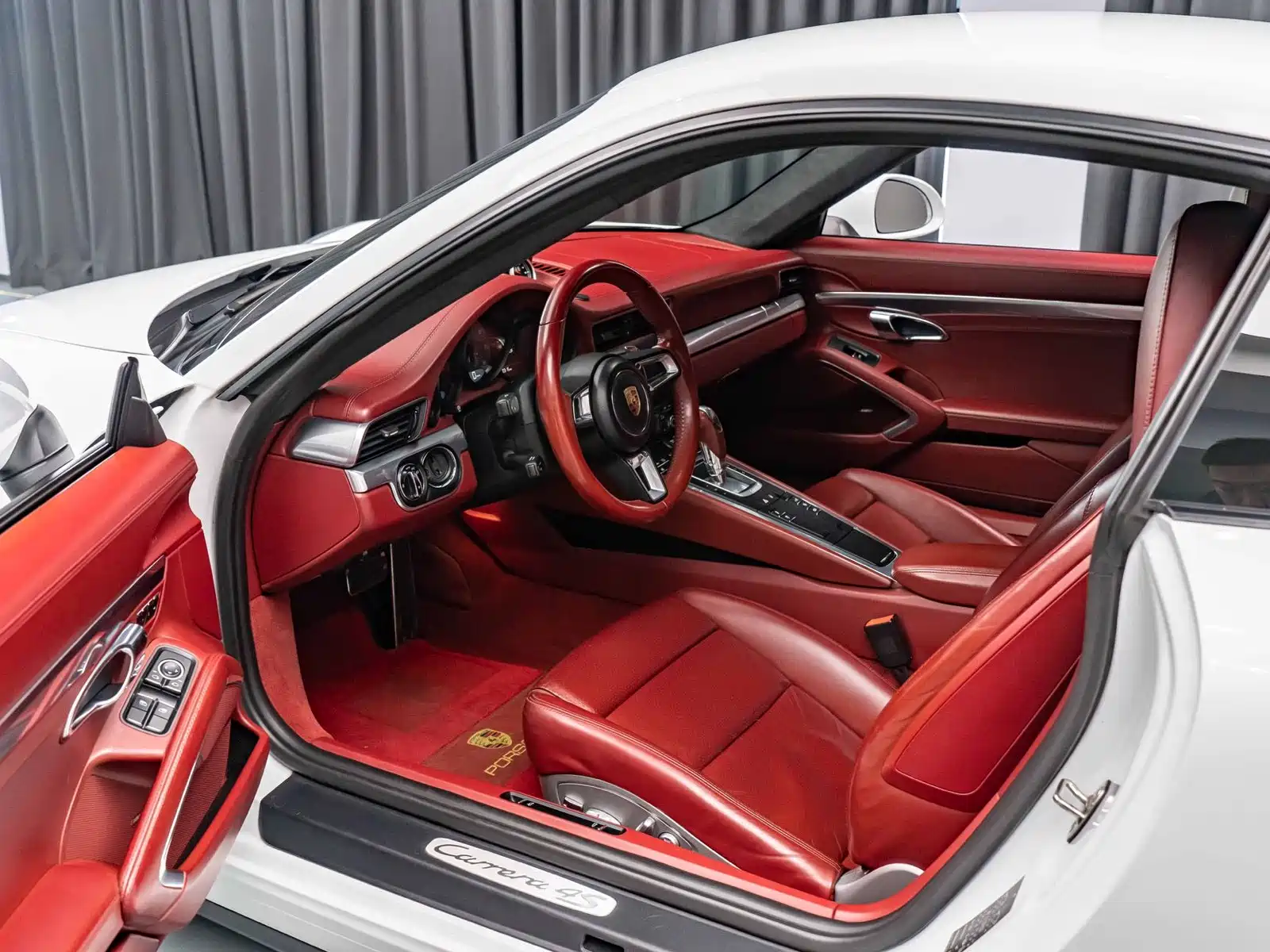 Photo 9 - Porsche 911