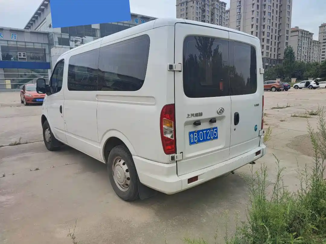 SAIC Maxus Xintu V80 2024 2023 2.0T Manual Classic Aoyun Short Wheelbase Ultra-Low Roof 5/6-Seater