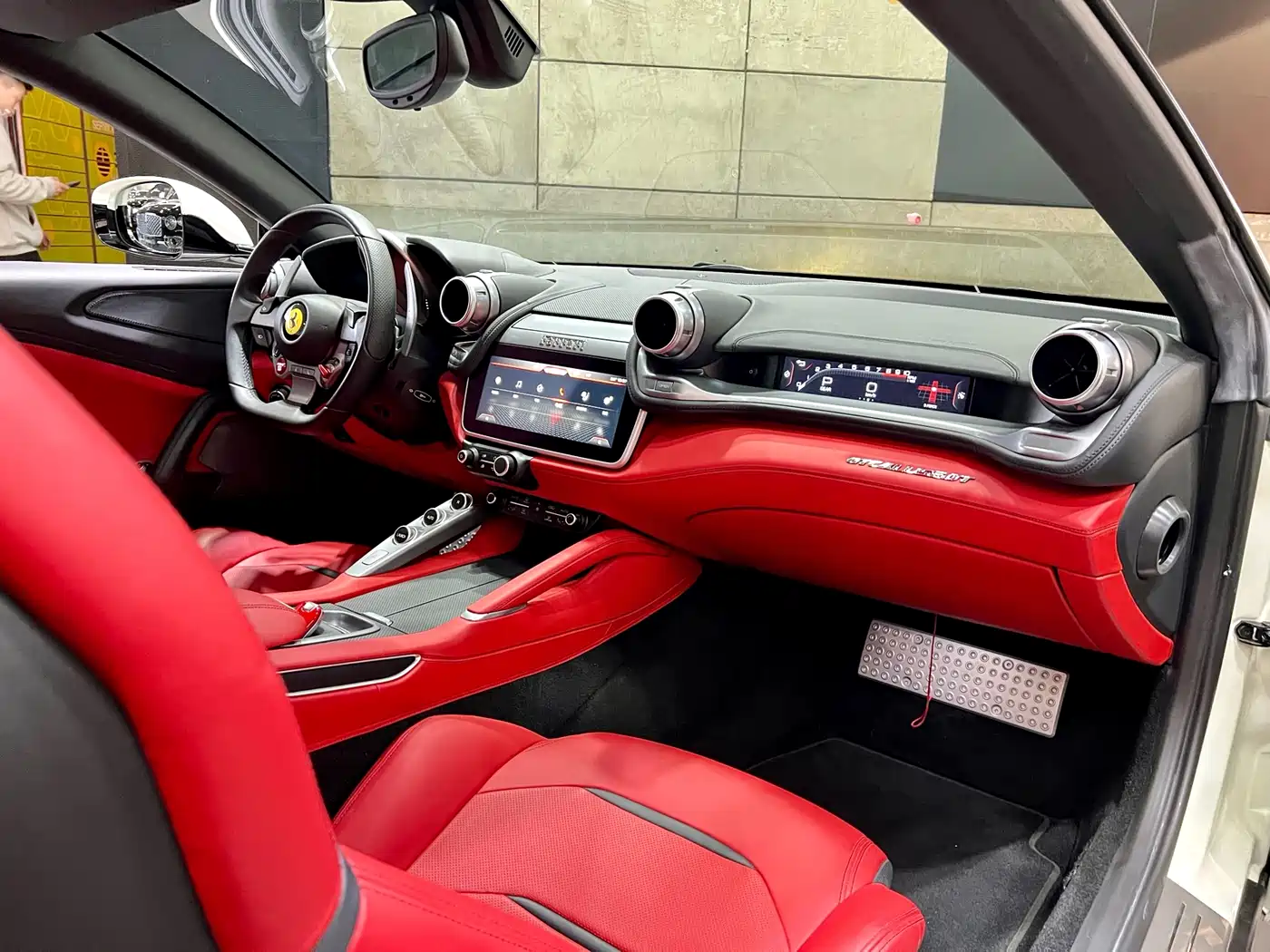 Ferrari GTC4Lusso 2018 2017 3.9T V8