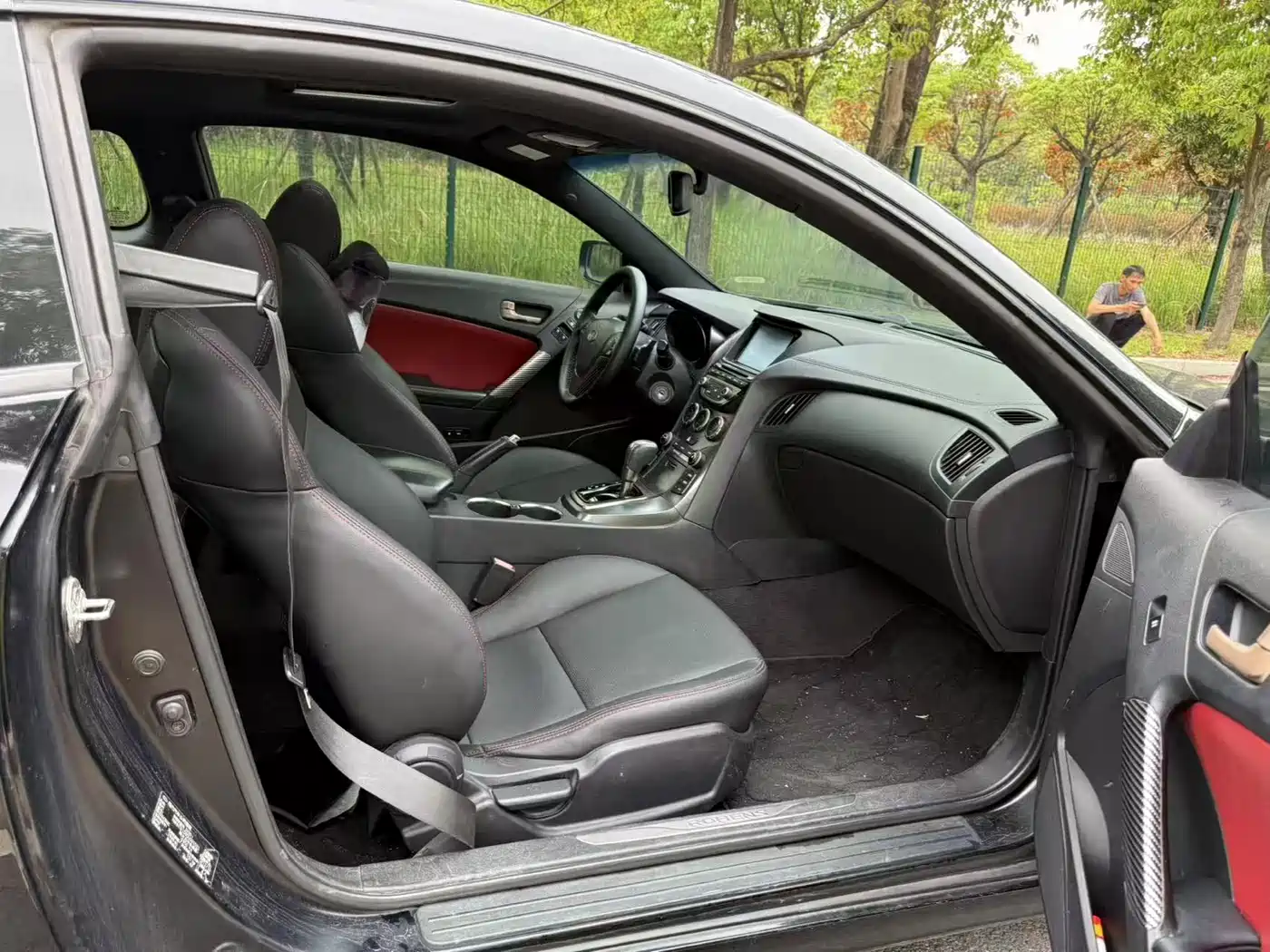 Hyundai Genesis Coupe 2012 2.0T Automatic Elegant Edition фото 15