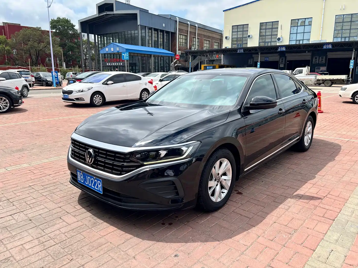 Volkswagen Passat 2023 280TSI Business Edition