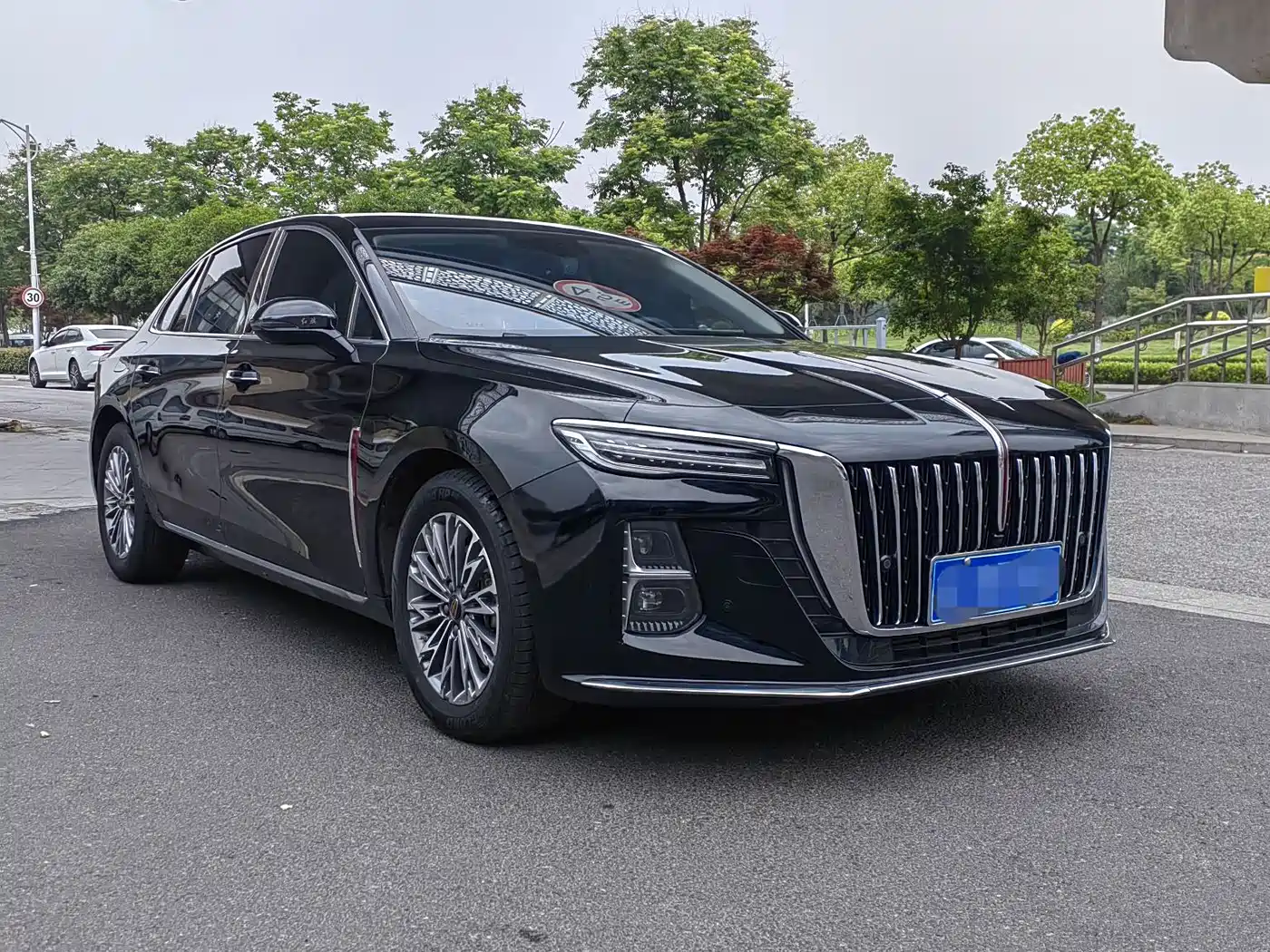 Hongqi H5 2024 1.5T DCT Smart Connect Flag Joy Edition фото 7