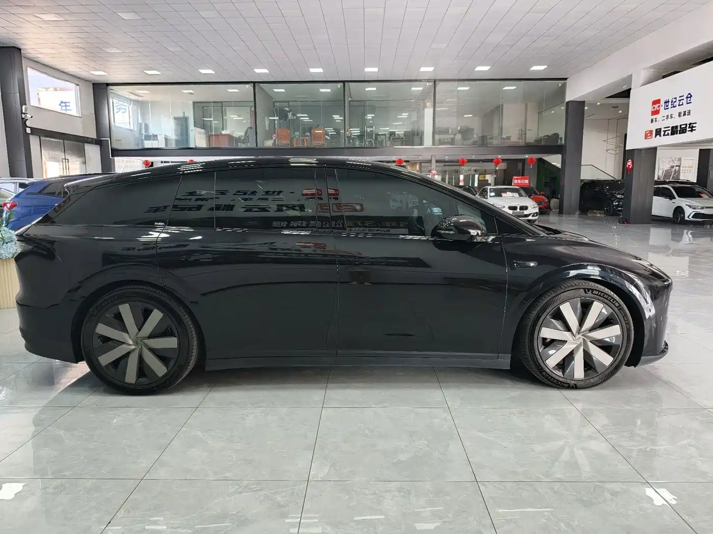 Li Auto i6 2026 2025 4WD Base Model