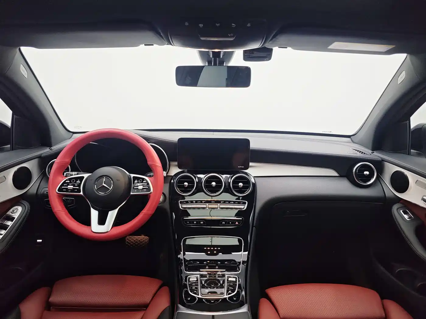 Mercedes-Benz GLC Coupe 2022 Facelift GLC 260 4MATIC Coupe SUV фото 9