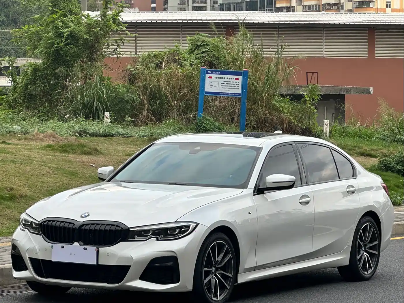 BMW 3 Series 2022 325Li M Sport Package