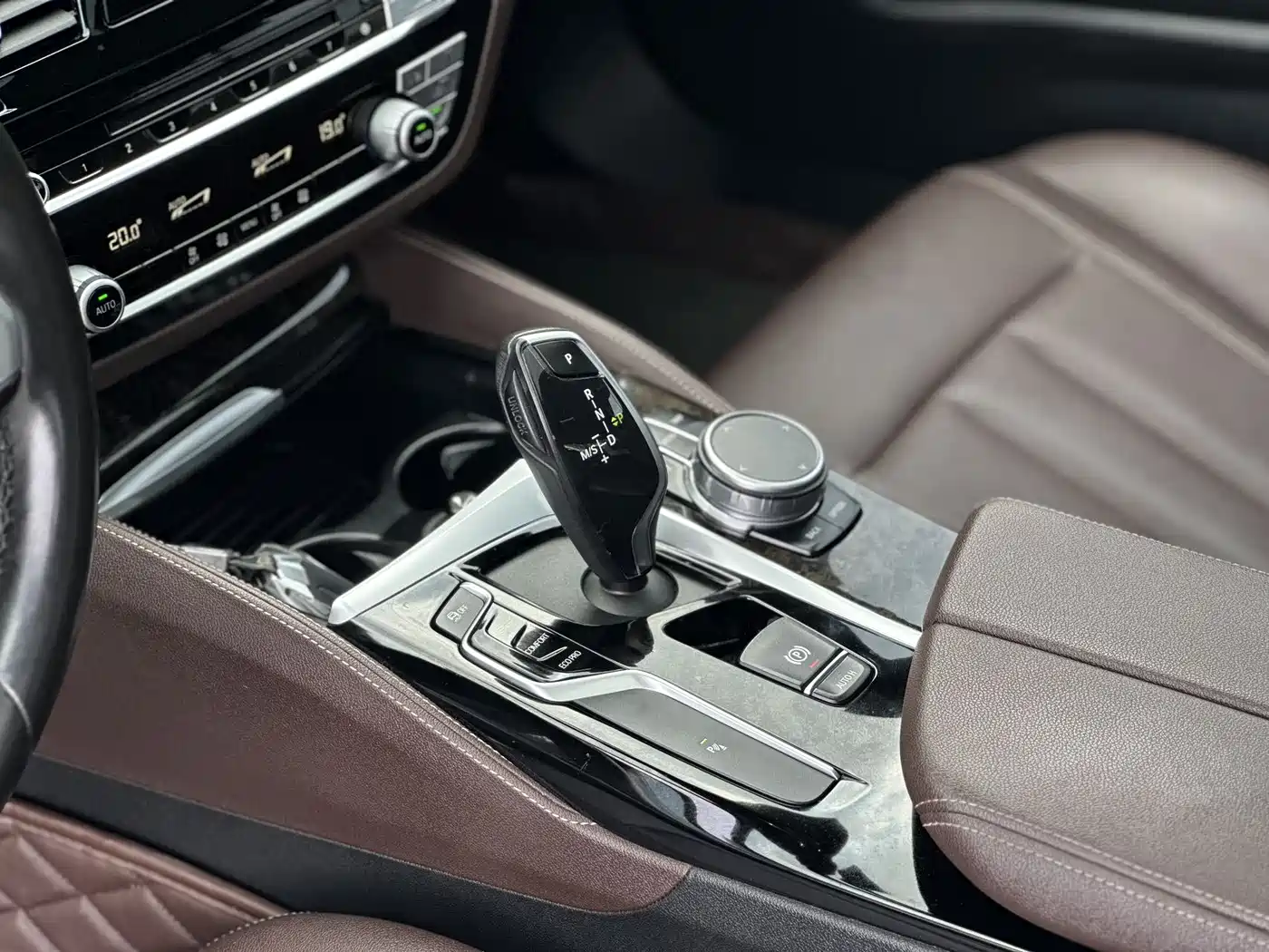 BMW 5 Series 2019 525Li M Sport Package фото 12