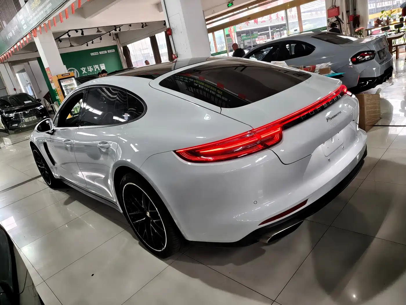 Porsche Panamera 2017 Panamera 3.0T фото 9