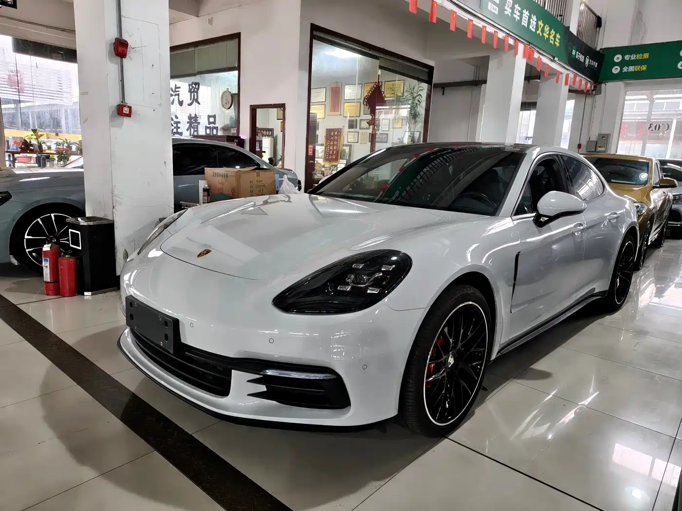 Porsche Panamera 2017 Panamera 3.0T фото 2