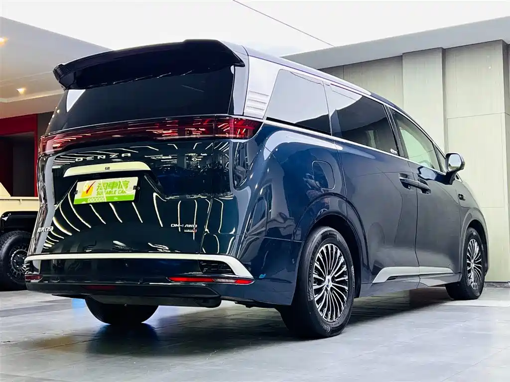 Denza D9 2025 DM-i Smart Drive Edition 1020 AWD Prestige фото 4