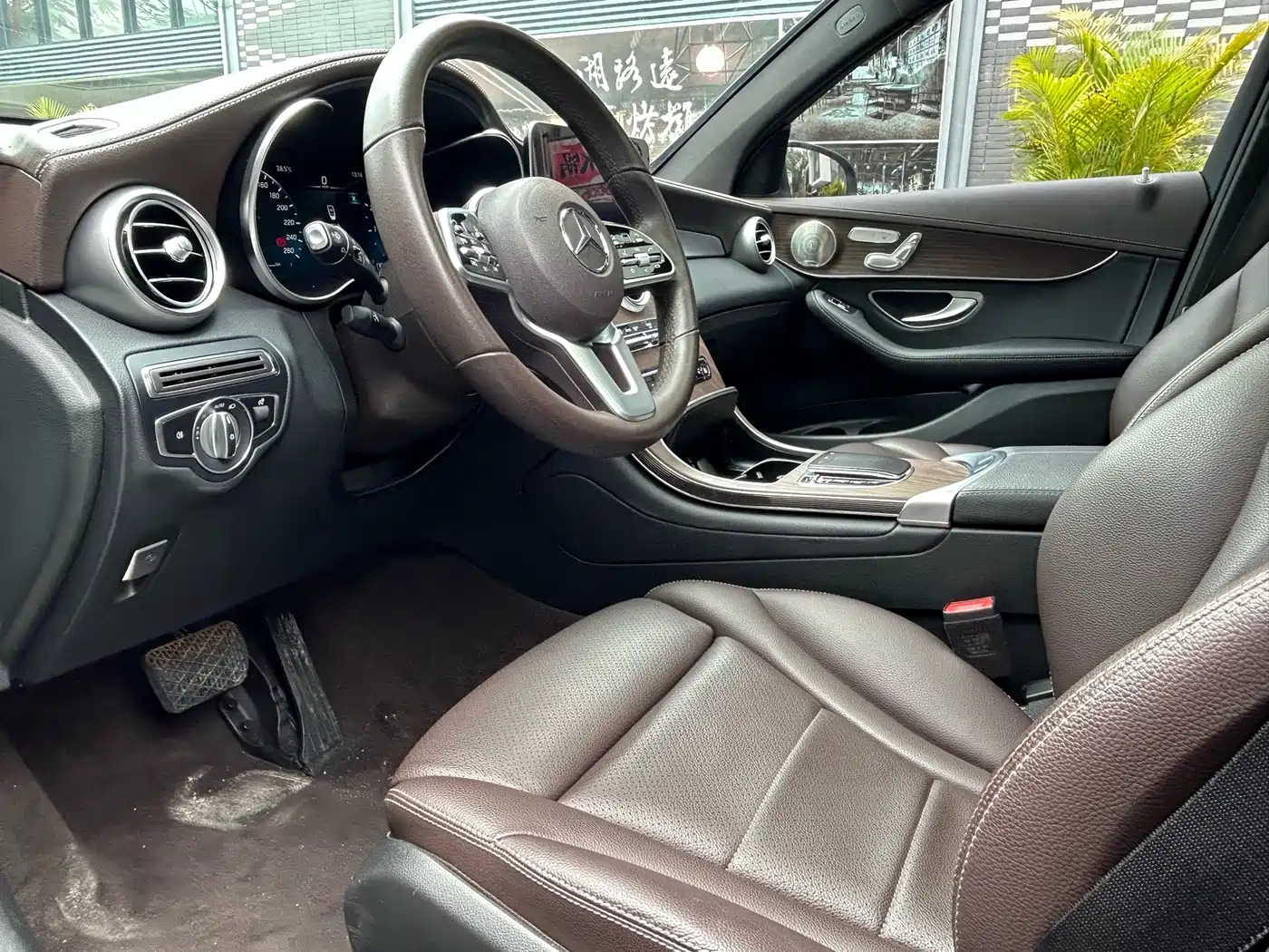 Mercedes-Benz GLC 2022 Facelift GLC 300 L 4MATIC Dynamic Collector's Edition фото 4