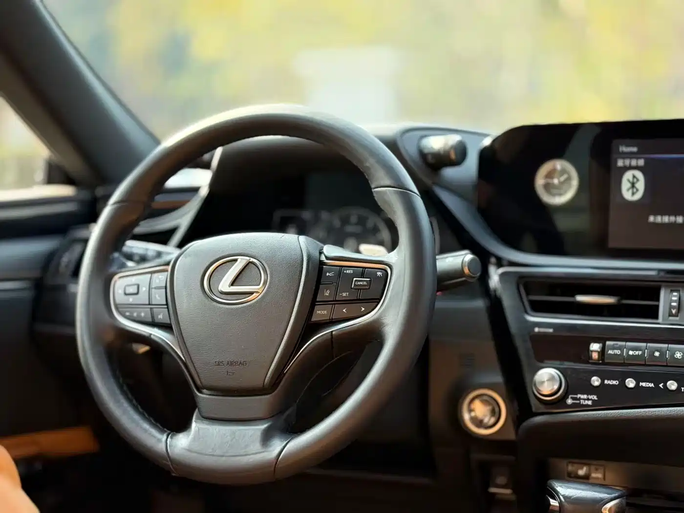 Lexus ES 2023 260 Excellence фото 8